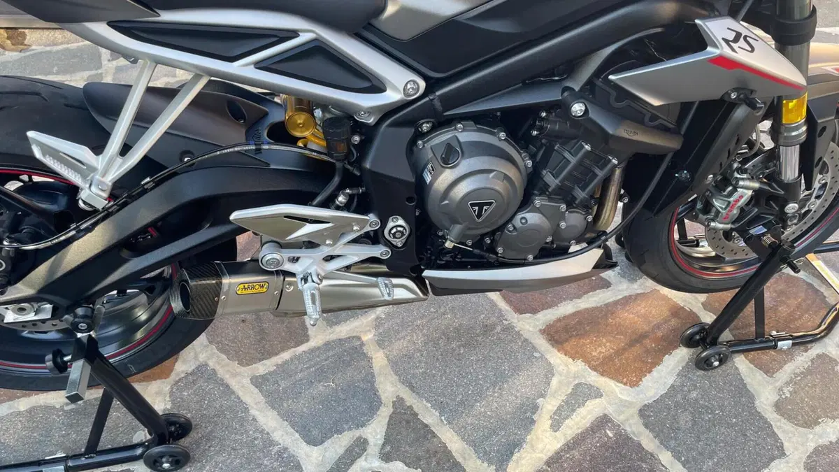 Triumph Street Triple RS (2017 - 19)  (4)