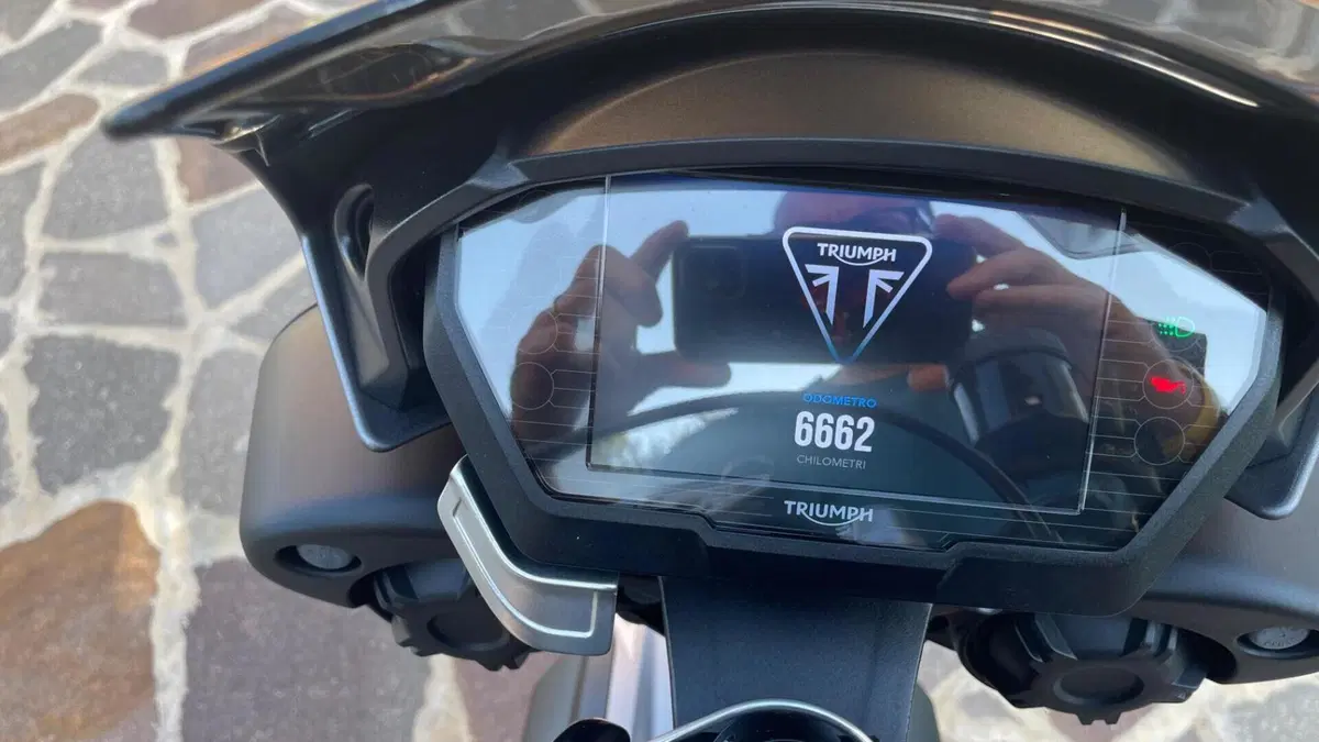 Triumph Street Triple RS (2017 - 19)  (6)