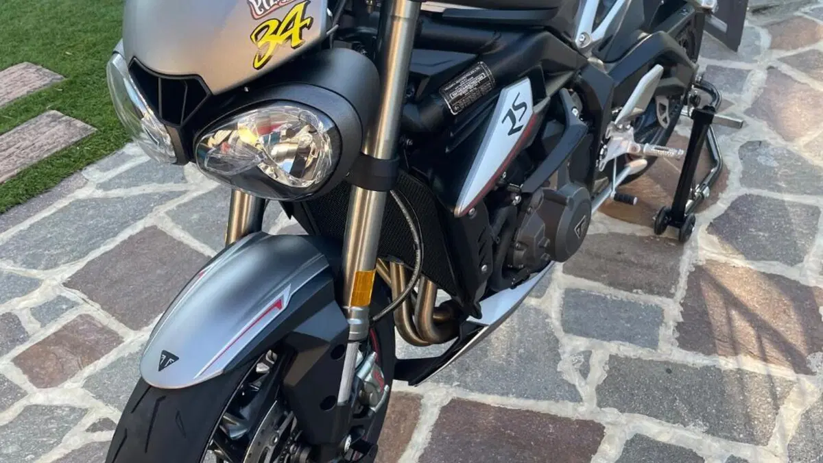 Triumph Street Triple RS (2017 - 19)  (8)