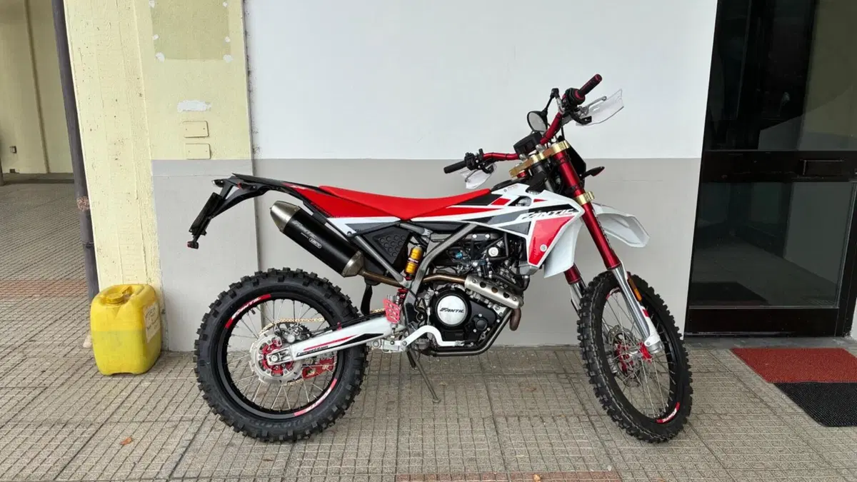 Fantic Motor XEF 125 Competition (2023 - 24)  (2)