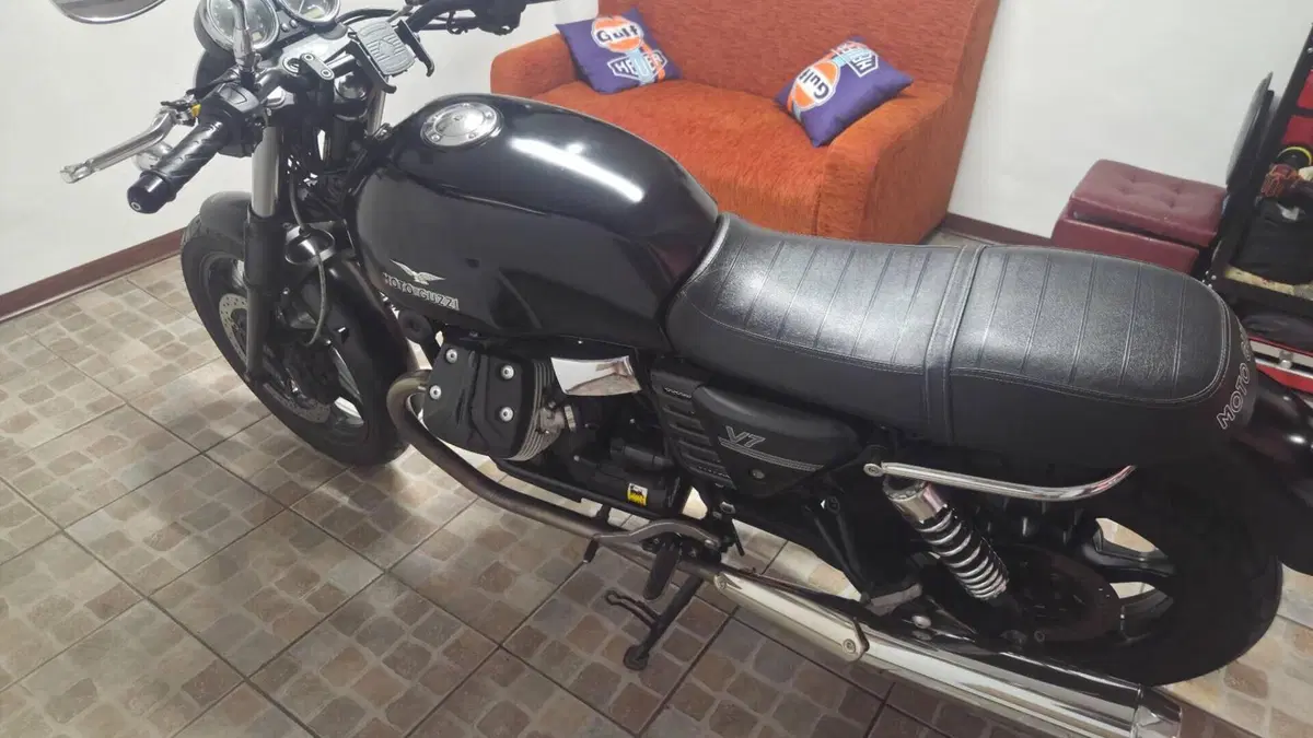 Moto Guzzi V7 Classic (2008 - 12)  (5)