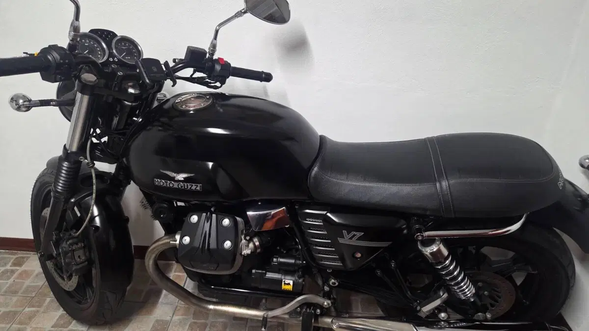 Moto Guzzi V7 Classic (2008 - 12)  (7)