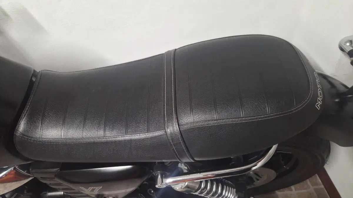Moto Guzzi V7 Classic (2008 - 12)  (9)