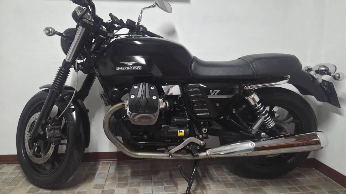 Moto Guzzi V7 Classic (2008 - 12)  (10)