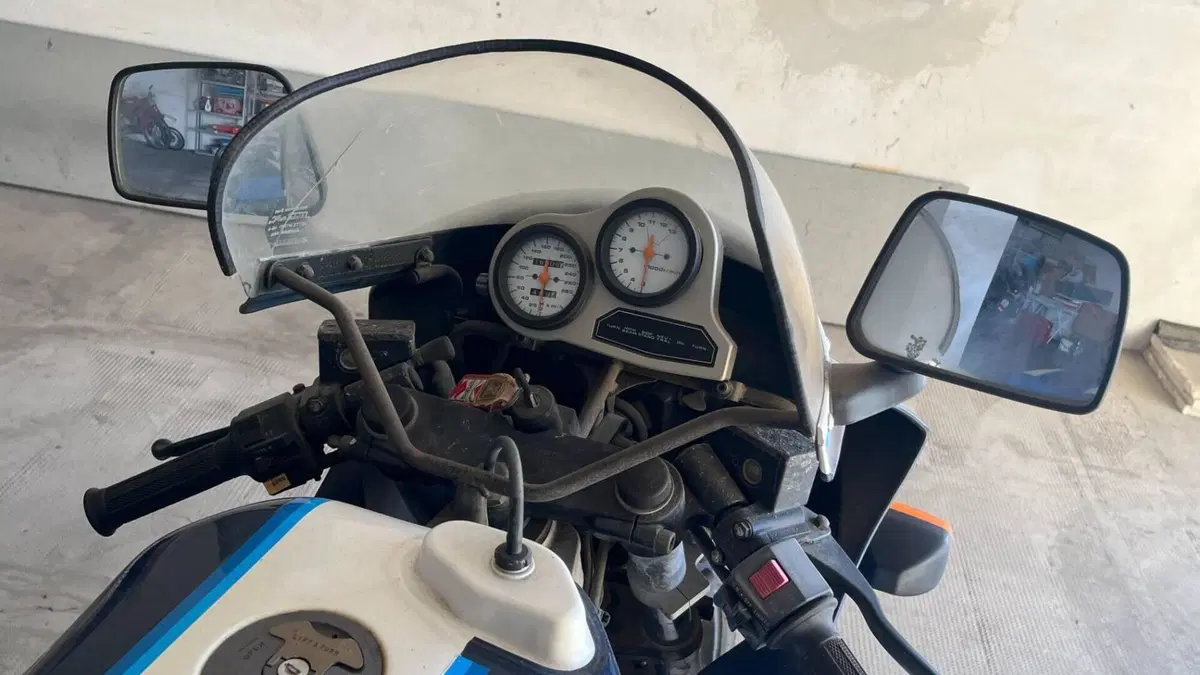 Suzuki   (7)