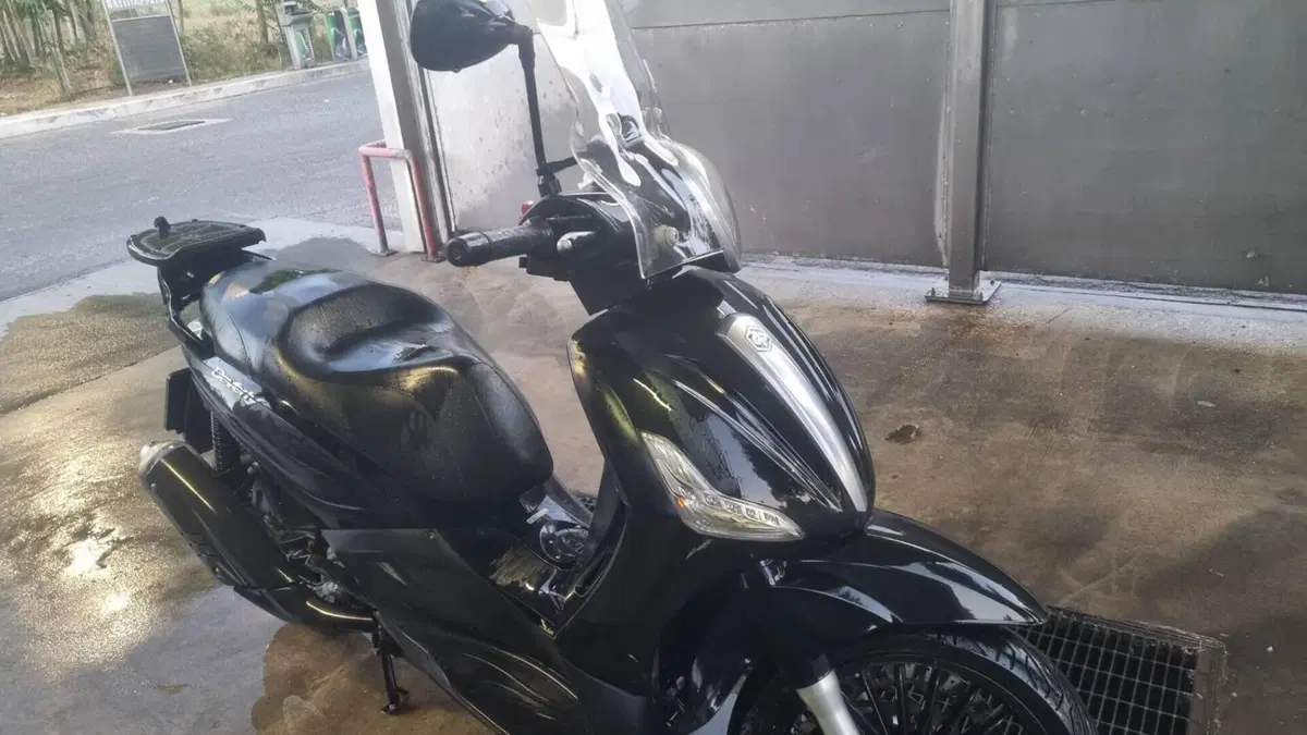 Piaggio Beverly 300 i.e. (2010 - 16)  (2)
