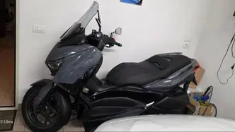 Yamaha X-Max 300 Tech Max (2021 - 24) usata