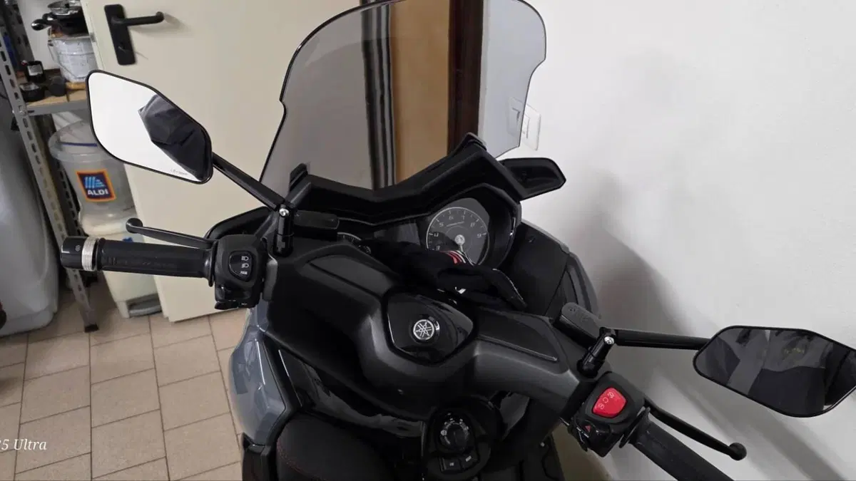 Yamaha X-Max 300 Tech Max (2021 - 24)  (4)
