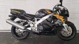 Honda CBR 900 RR (1996 - 97)  (2)