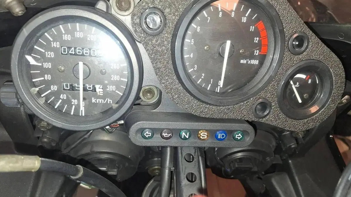 Honda CBR 900 RR (1996 - 97)  (7)