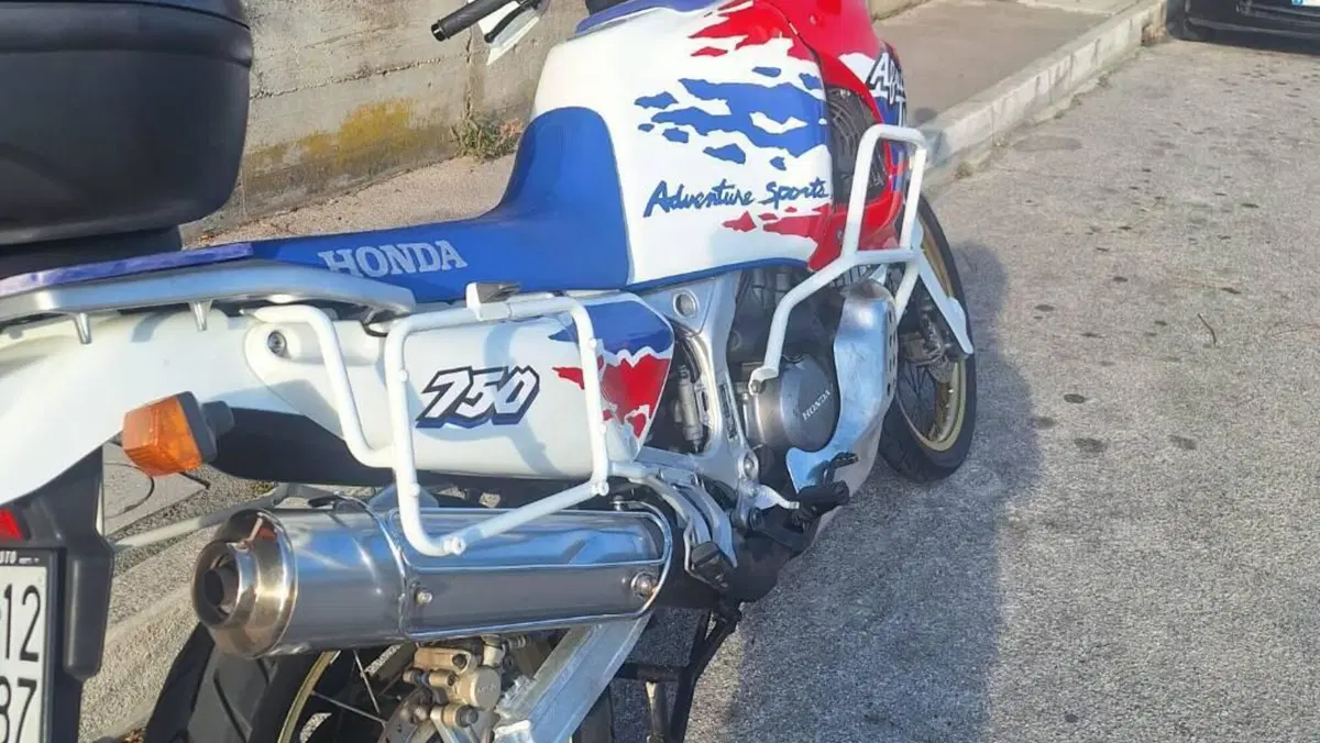 Honda Africa Twin XRV 750 (1993 - 95)  (3)