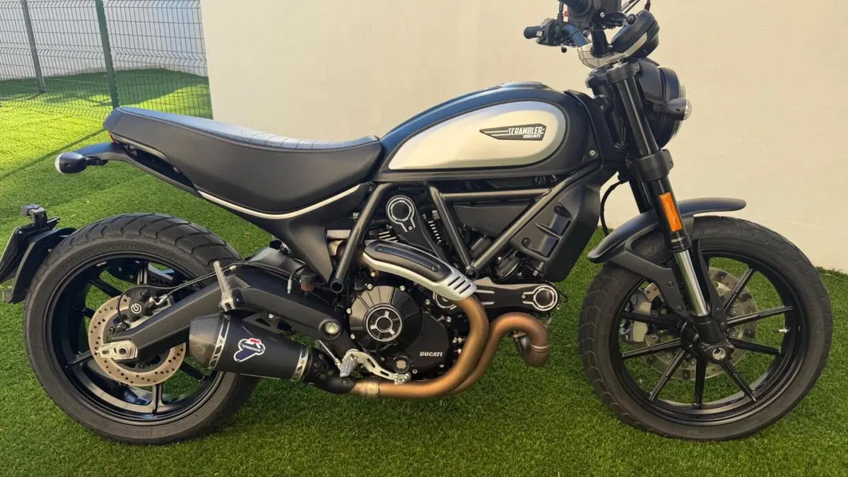 Ducati Scrambler 800 Icon Dark (2021 - 22) 