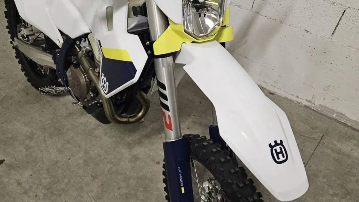 Husqvarna FE 250 (2025)  (2)