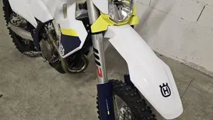Husqvarna FE 250 (2025)  (2)