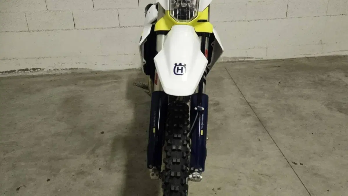 Husqvarna FE 250 (2025)  (3)