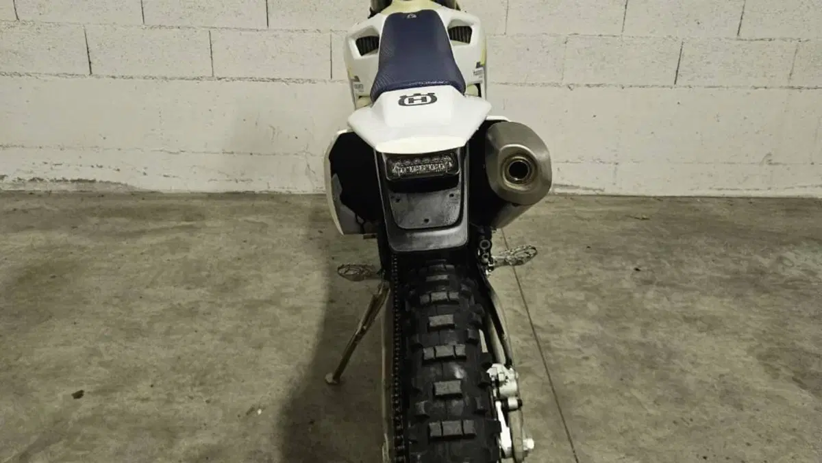 Husqvarna FE 250 (2025)  (5)