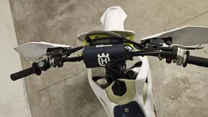 Husqvarna FE 250 (2025)  (6)