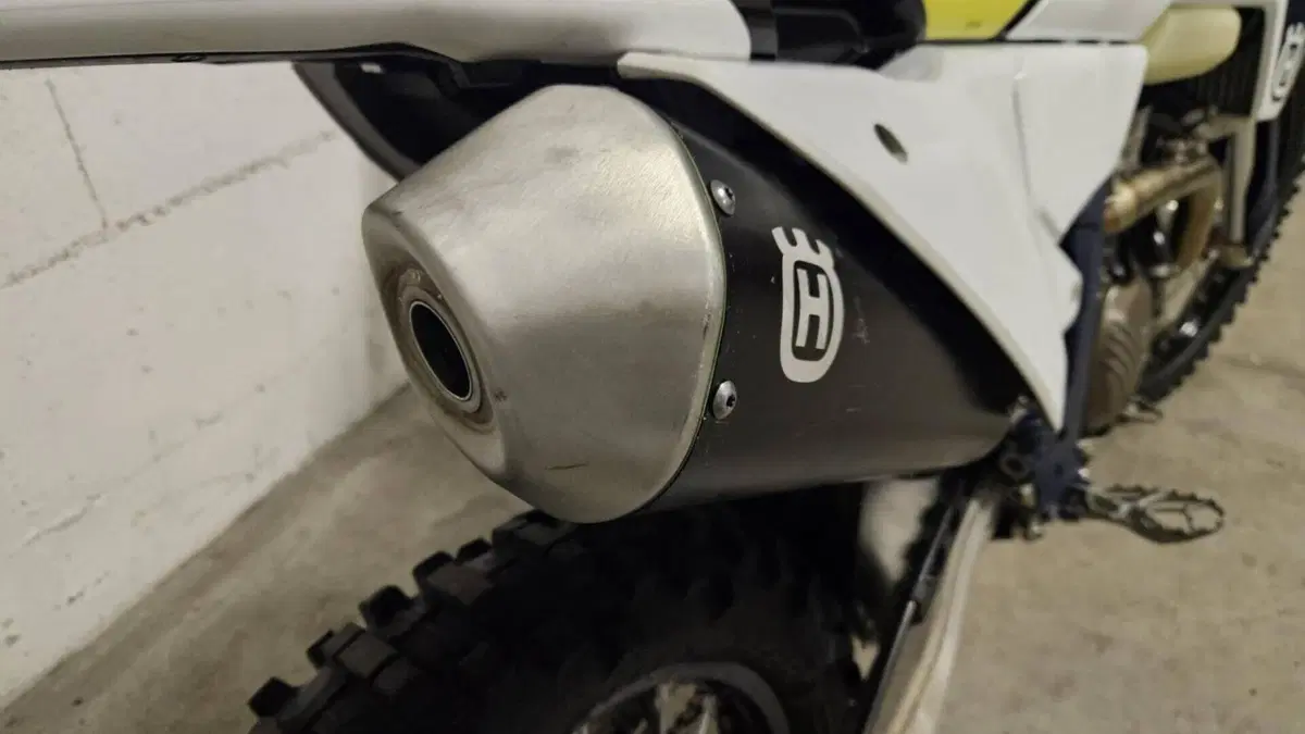 Husqvarna FE 250 (2025)  (10)