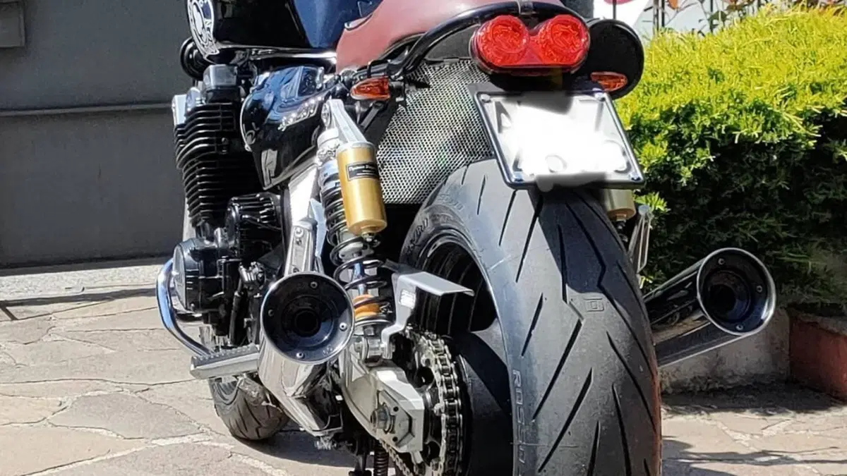 Yamaha XJR 1200  (2)