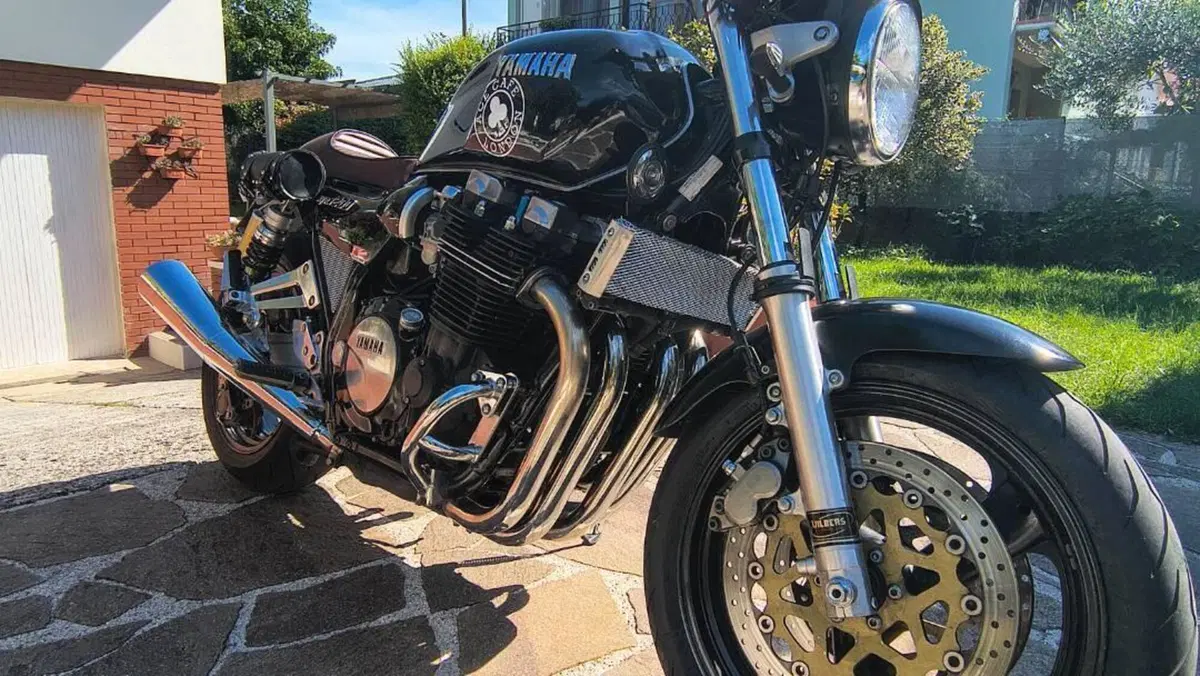 Yamaha XJR 1200  (3)