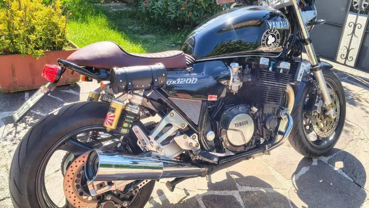Yamaha XJR 1200  (4)