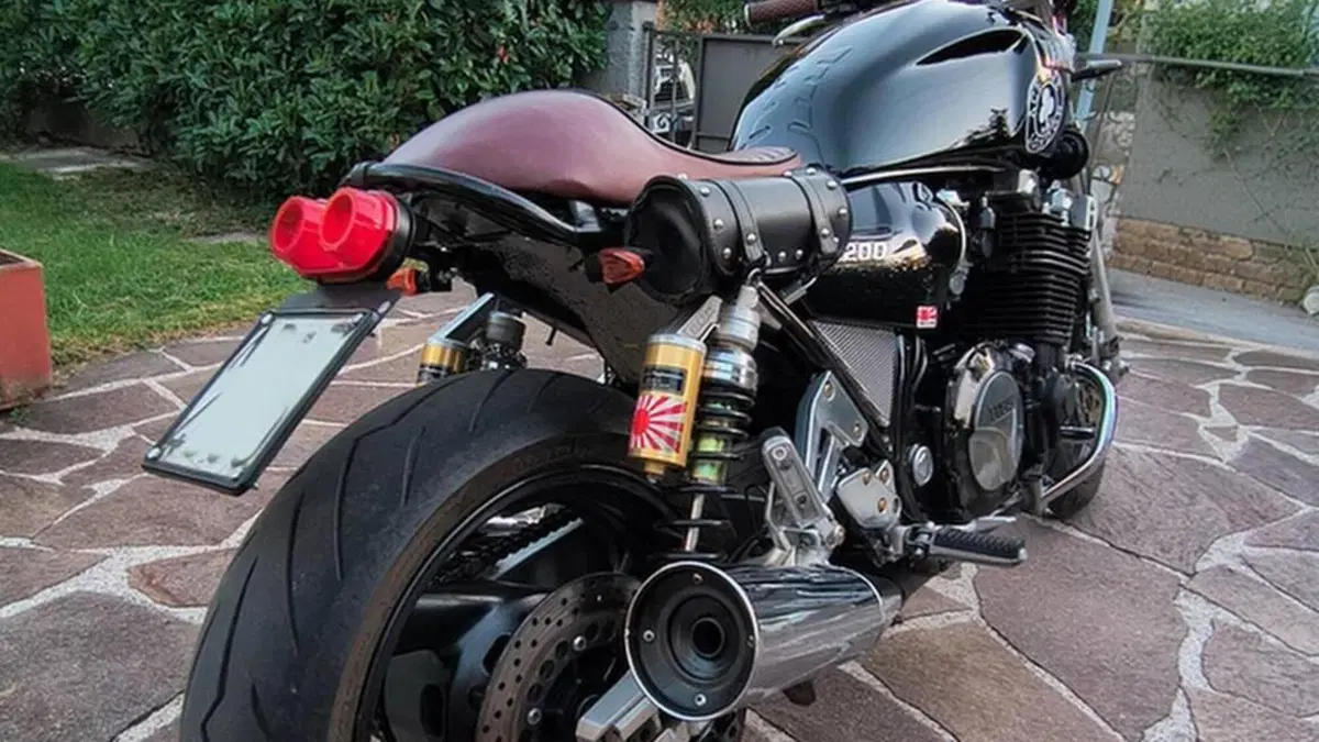 Yamaha XJR 1200  (6)