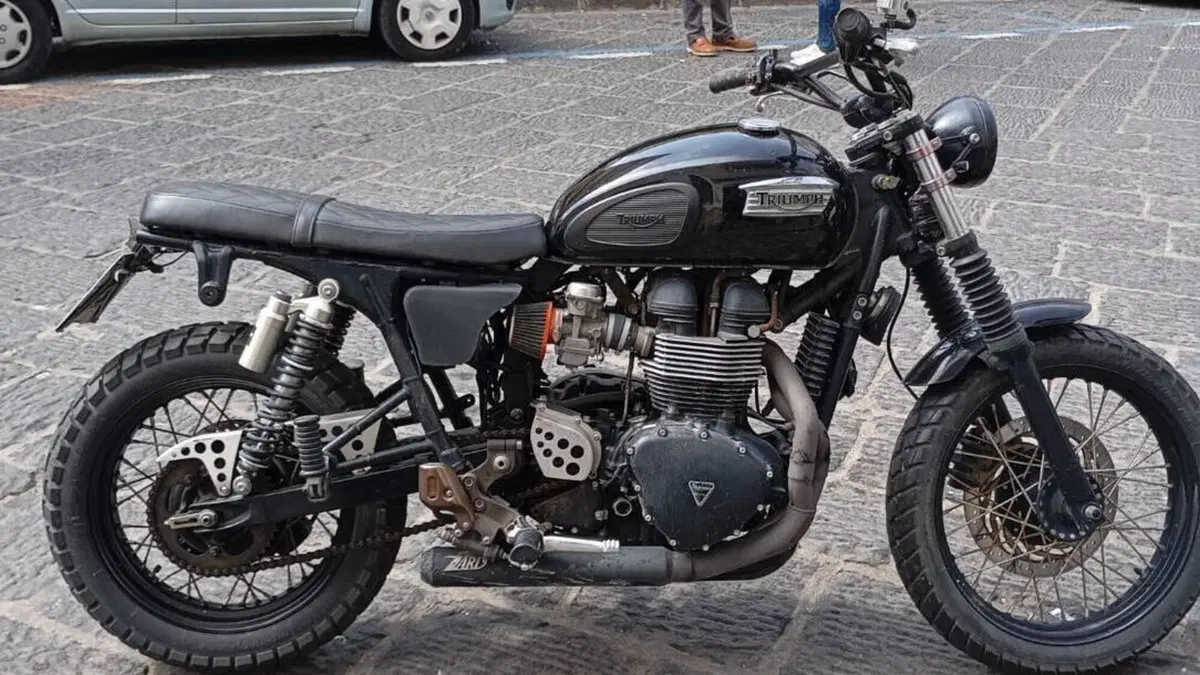 Triumph Scrambler (2006 - 17)  (5)