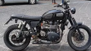 Triumph Scrambler (2006 - 17)  (5)