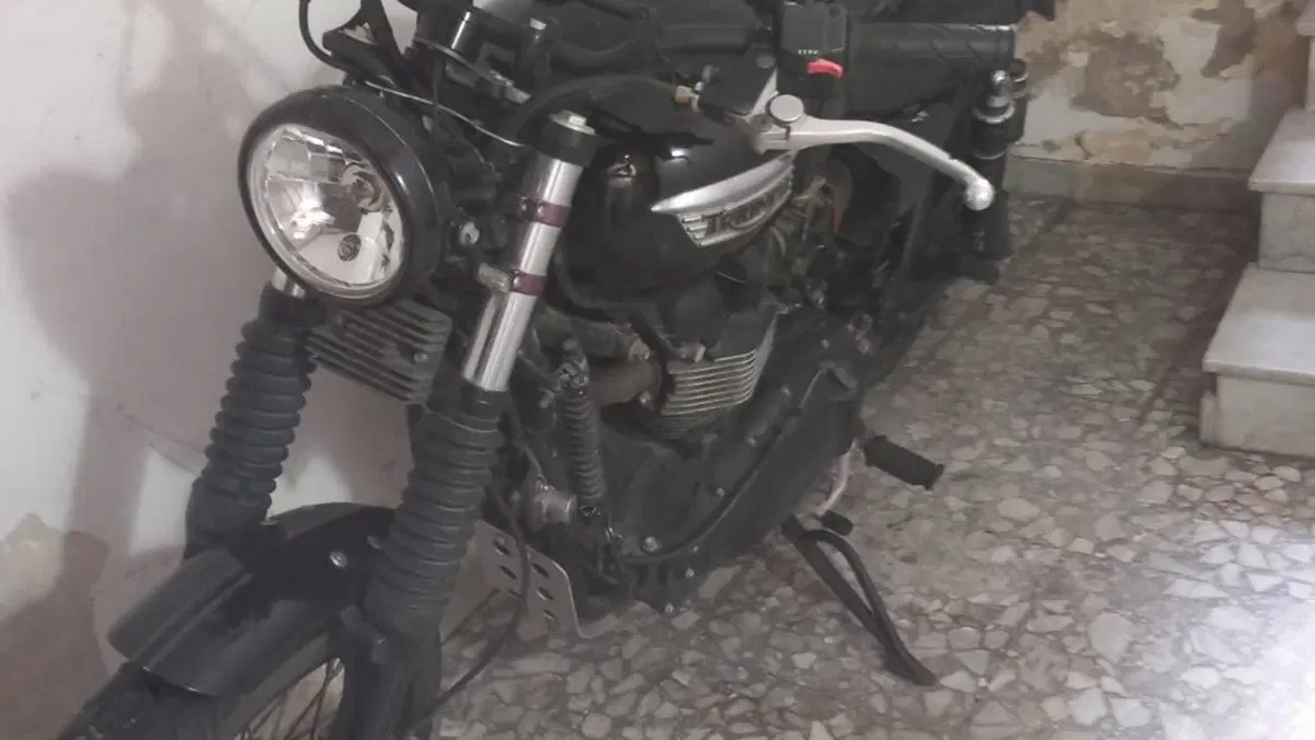 Triumph Scrambler (2006 - 17)  (8)