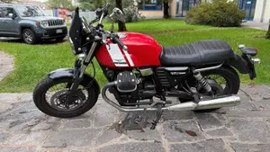 Moto Guzzi V7 II Special (2015 - 17)  (5)