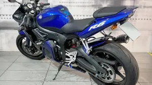 Yamaha YZF R6 (2003 - 04)  (2)