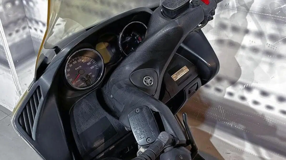 Yamaha Majesty 400 (2004 - 08)  (5)
