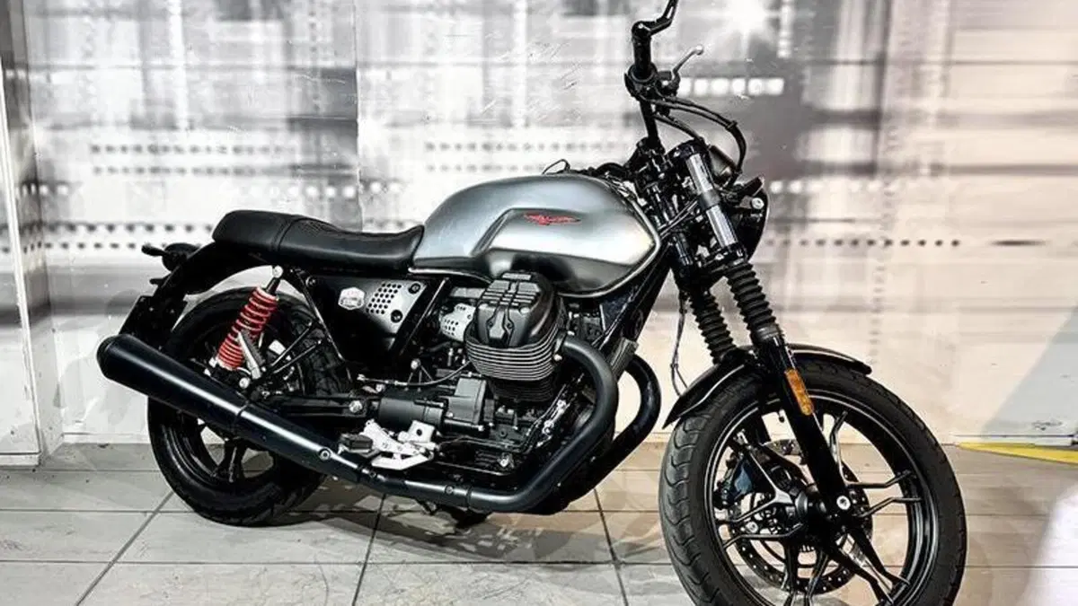 Moto Guzzi V7 III Stone S (2020) 