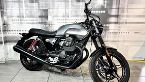 Moto Guzzi V7 III Stone S (2020) 