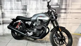 Moto Guzzi V7 III Stone S (2020)