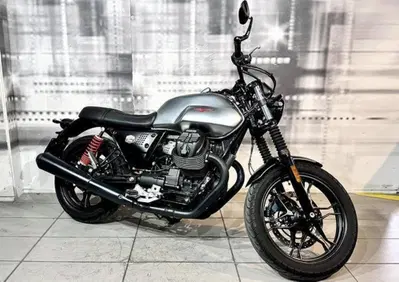 Moto Guzzi V7 III Stone S (2020) - Annuncio 10124474