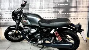 Moto Guzzi V7 III Stone S (2020)  (2)