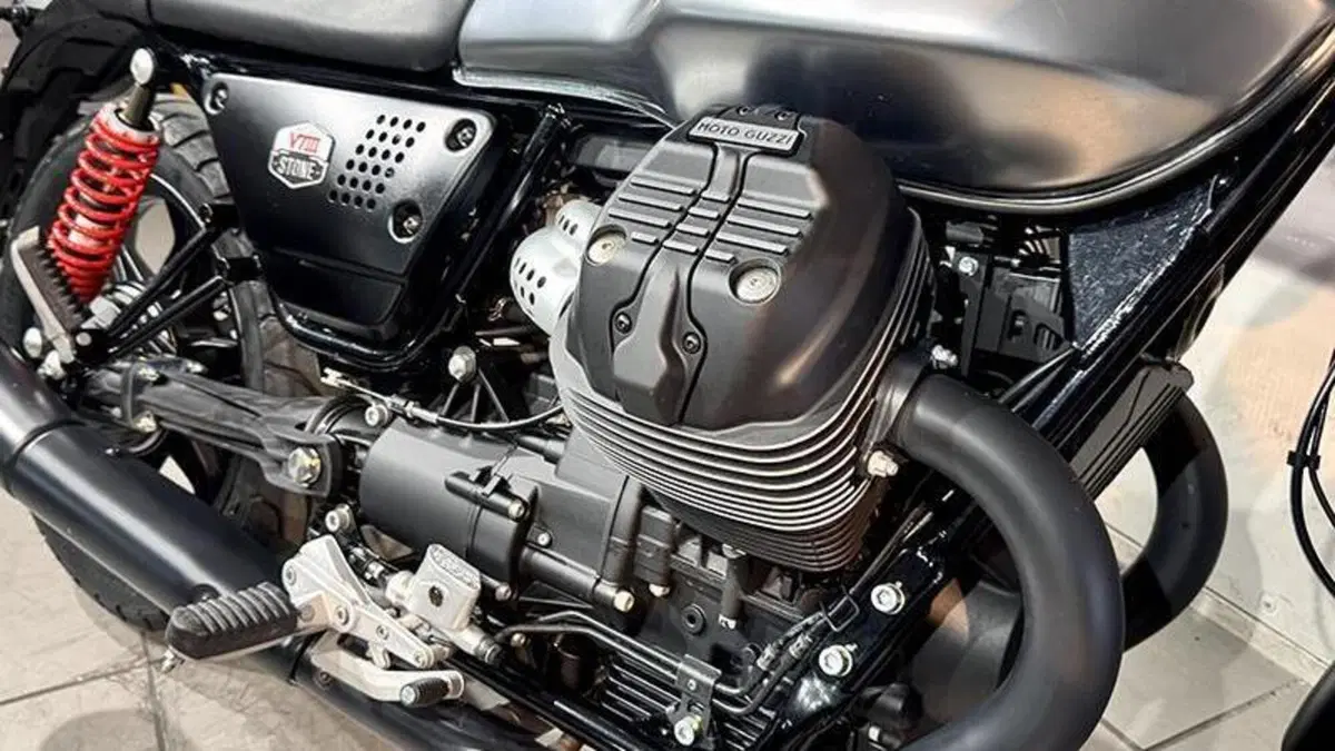 Moto Guzzi V7 III Stone S (2020)  (6)