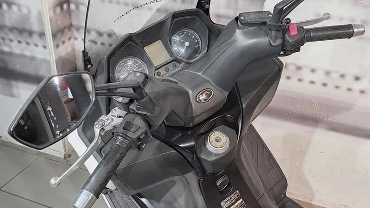 Kymco Downtown 350i ABS (2015 - 17)  (3)