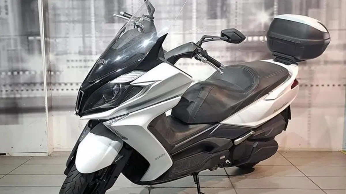 Kymco Downtown 350i ABS (2015 - 17)  (4)