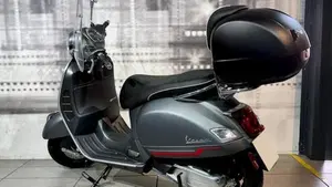 Vespa GTS 300 Hpe (2021 - 22)  (2)