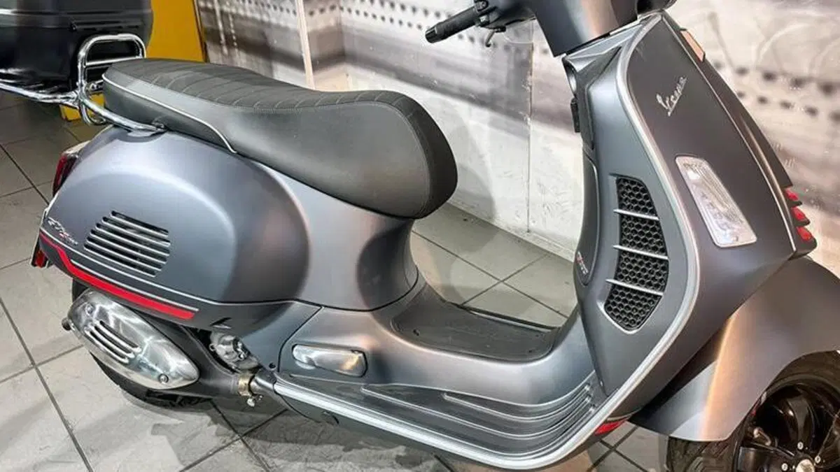 Vespa GTS 300 Hpe (2021 - 22)  (6)