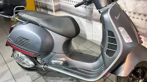 Vespa GTS 300 Hpe (2021 - 22)  (6)