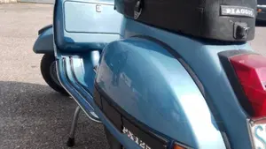 Piaggio Vespa 125 PX  (2)