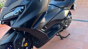 Yamaha T-Max 560 (2022 - 24)  (4)