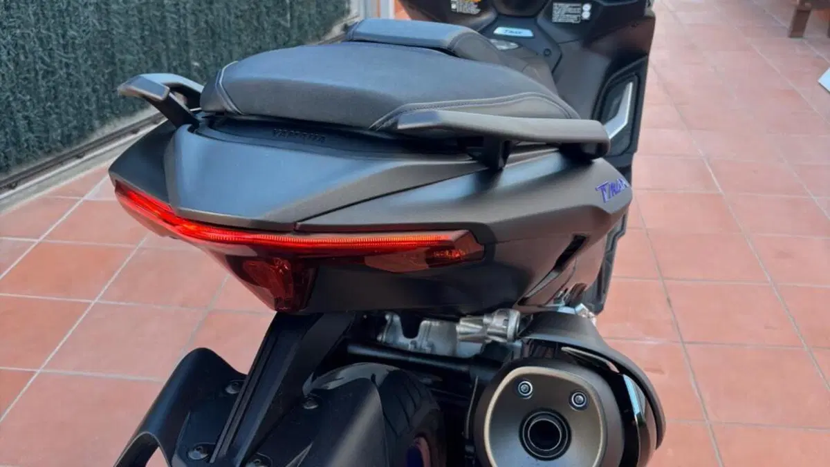 Yamaha T-Max 560 (2022 - 24)  (7)