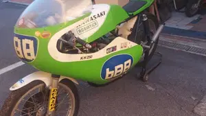 Kawasaki   (2)