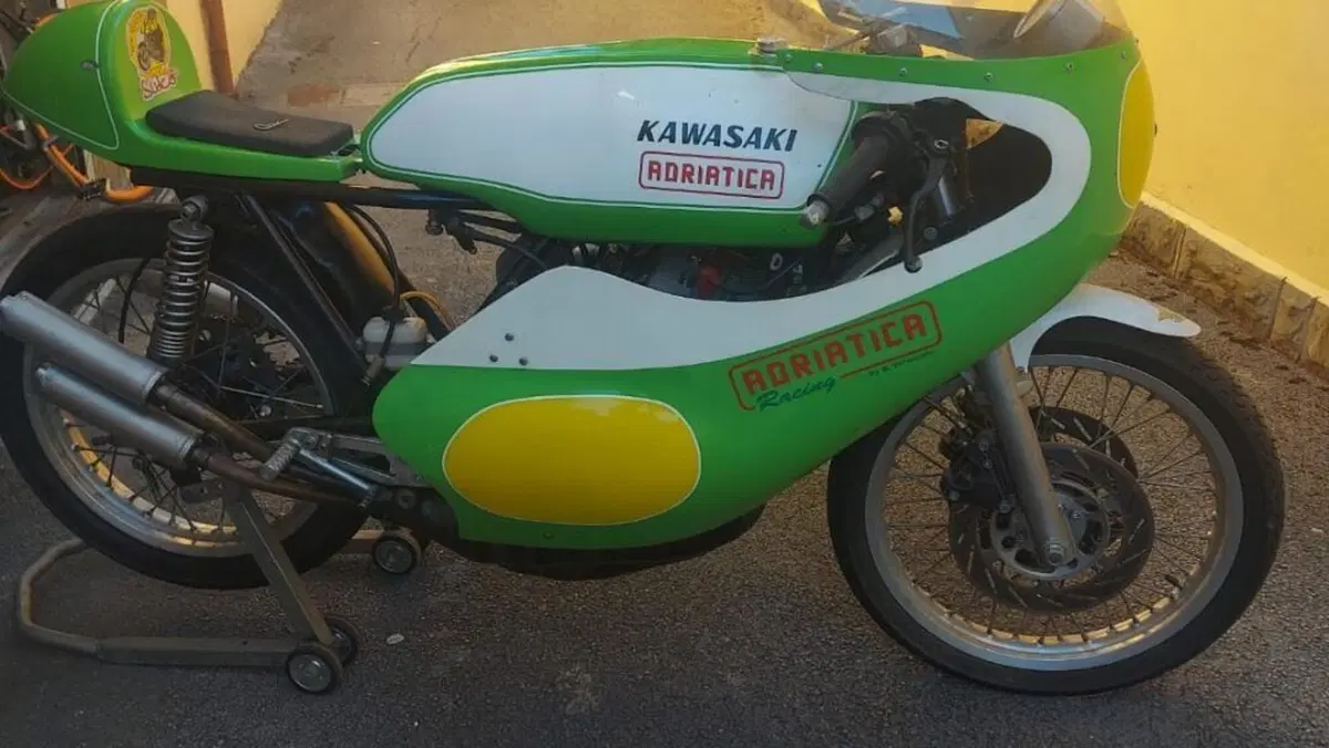 Kawasaki   (4)