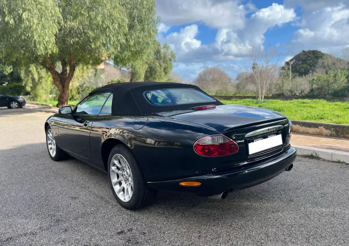 Jaguar XKR  (3)
