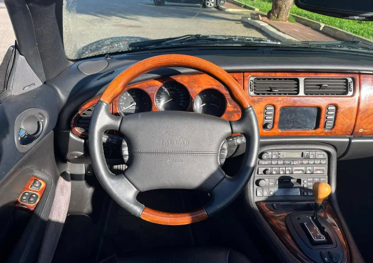 Jaguar XKR  (11)
